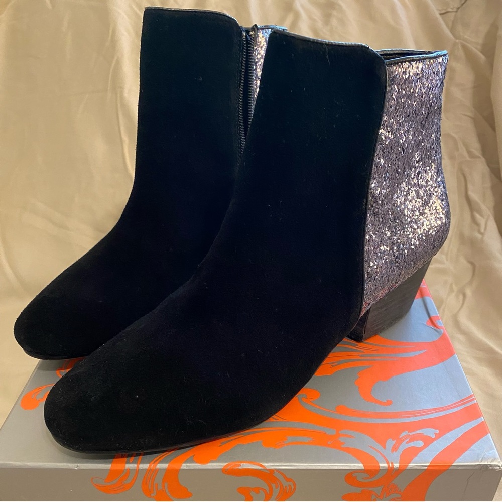 Kelsi Dagger black/silver booties